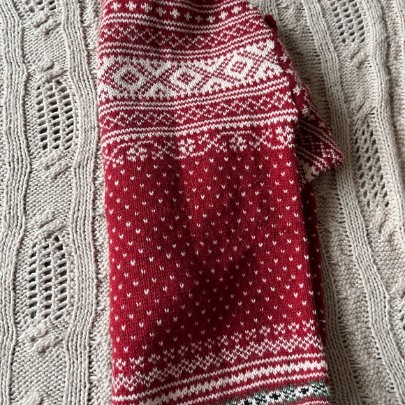 Women’s LL Bean Sweater Medium Red Beige Green Wool Buttons - Picture 13 of 14